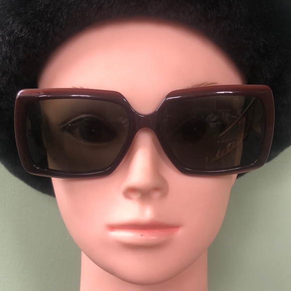 CHANEL QUILTED SUNGLASSES - Picture 8 of 9